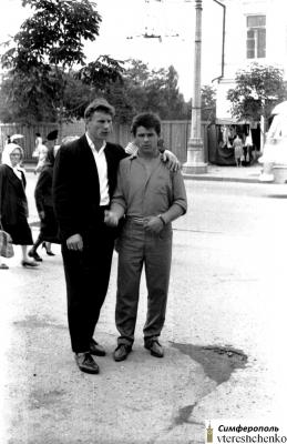 Прикрепленное изображение: Кажется, на ул.Кирова -Саша Рязанов.jpg